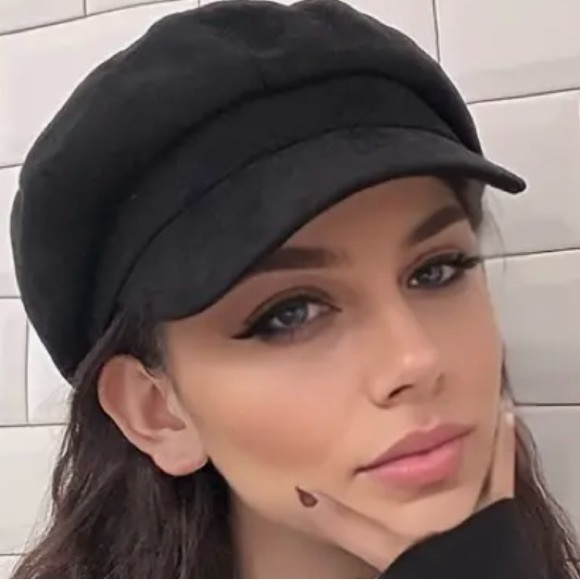 Women's Grey Beret Hat, Comfortable And Lightweight. NWOT - Picture 4 of 6